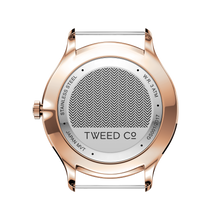 Dos du boîtier de la montre Elsa or rose avec gravure Tweed Co. en acier inoxydable